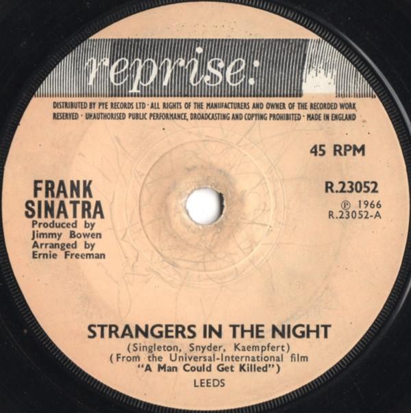 Frank Sinatra - Strangers In The Night